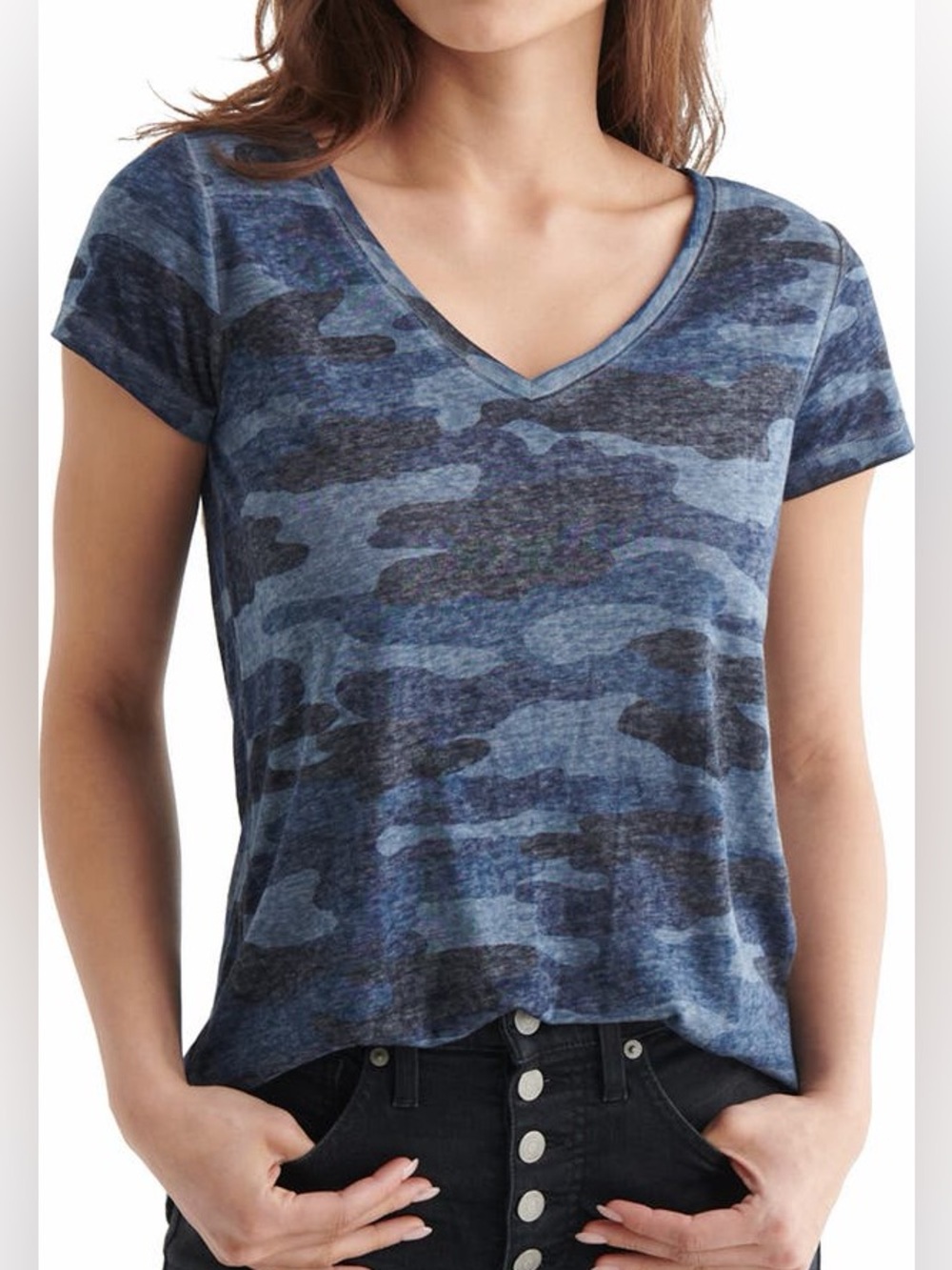 Lucky brand ultra-soft classic V-neck tee women's size large oversized camo